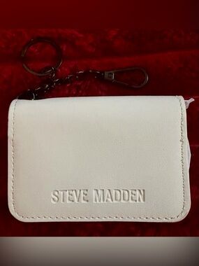 Steve Madden White Leather Card Holder with Keychain